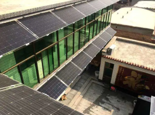 太陽能路燈還可設置自動控制節電裝置